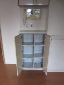 リビングを可動式の間仕切りで明るく広い空間に リビングを可動式の間仕切りで明るく広い空間に